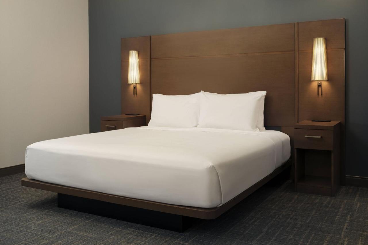 By Marriott Downtown Oakland