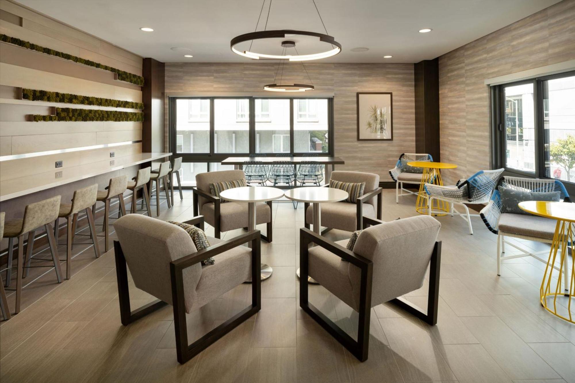 By Marriott Downtown Hotel