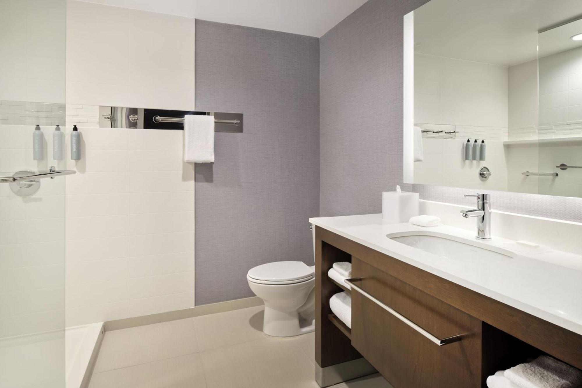 By Marriott Downtown Hotel