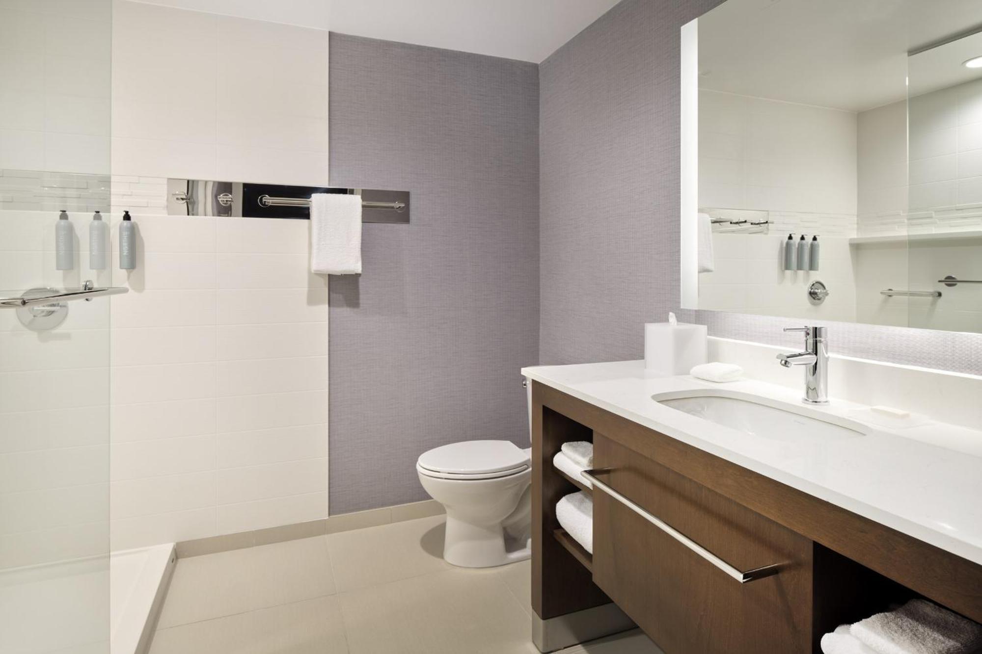 By Marriott Downtown Hotel